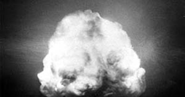 Hành trình công, tội của chất phóng xạ 