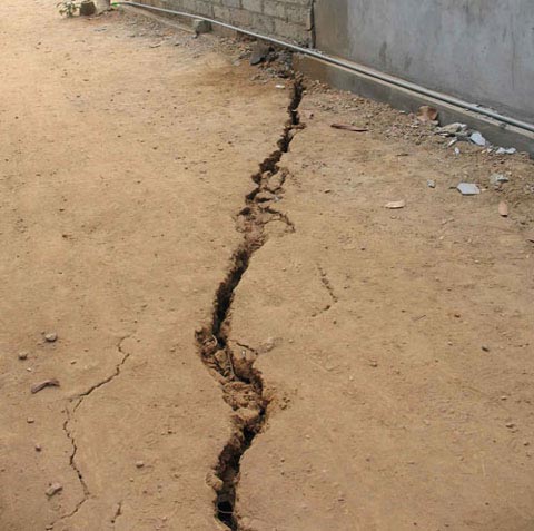 Cần sớm làm rõ hiện tượng sụt lún đất tại Trại Cau