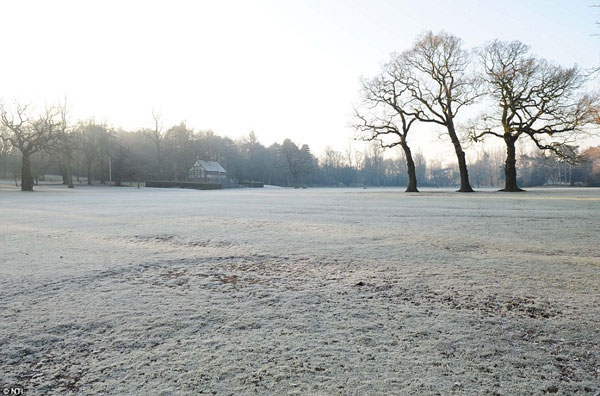Ảnh đẹp: sáng mùa đông nước Anh khi nhiệt độ đột ngột giảm mạnh