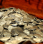 Trung Quốc phát hiện kho tiền cổ 3,5 tấn