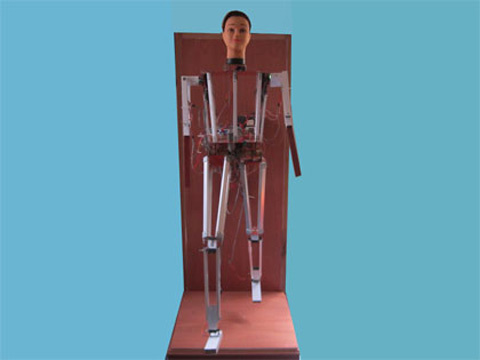 Hình ảnh “Robot điều lệnh” khi hoàn thiện khung và lõi thân.