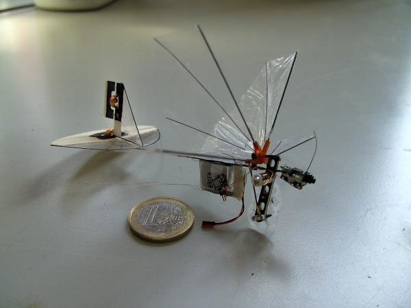 Robot vỗ cánh bay như bướm 