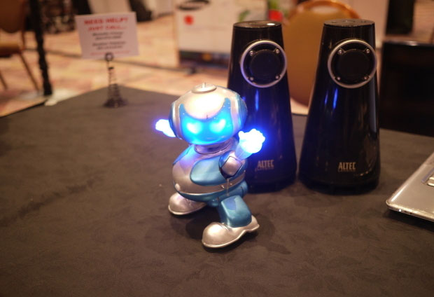 Robot Việt Nam gây tiếng vang trên thế giới