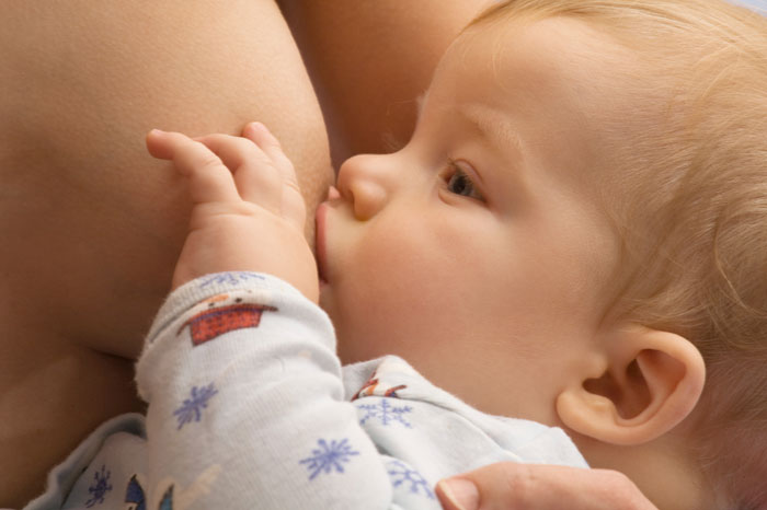 Công dụng chưa biết về sữa mẹ 