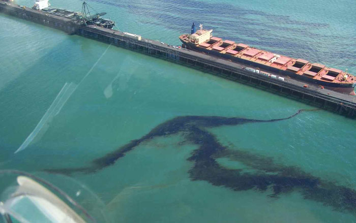 VN có thể truy tìm thủ phạm gây tràn dầu trên biển