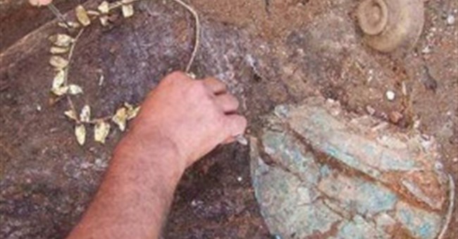 Tìm thấy vòng vàng niên đại 2.300 năm