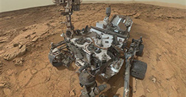 Tàu Curiosity thấy bộ xương động vật lạ trên Sao Hỏa