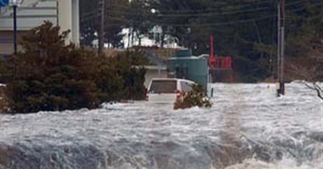 Sóng thần cao 10 mét ập vào Nhật Bản