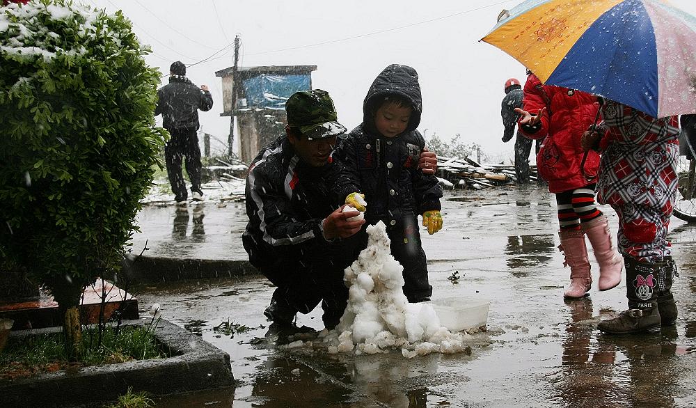 Mưa tuyết bất thường ở Sa Pa
