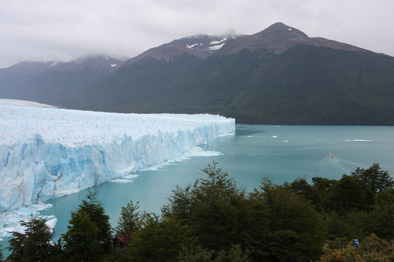 Argentina chứng kiến vụ lở băng lớn chưa từng thấy