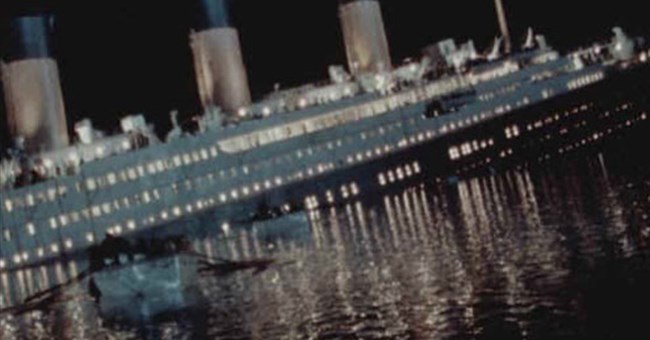 Tàu Titanic gặp nạn "do siêu trăng"