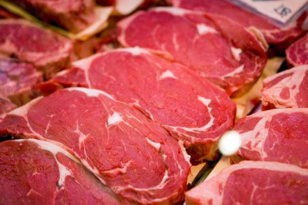 Ăn thịt đỏ có thể làm tăng 20% nguy cơ chết trẻ