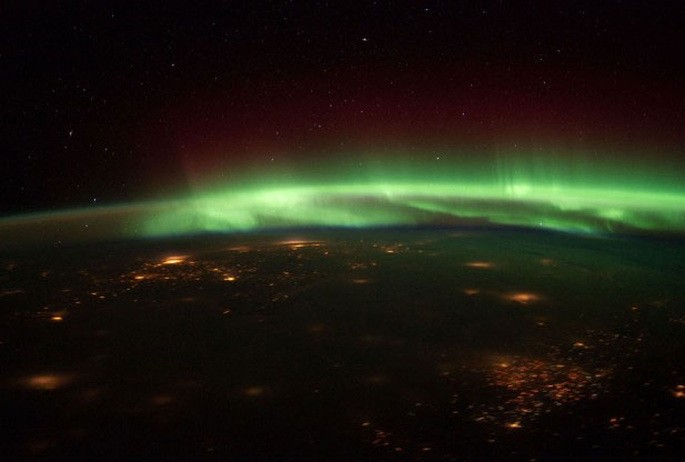 Video: Ngắm cực quang từ ISS