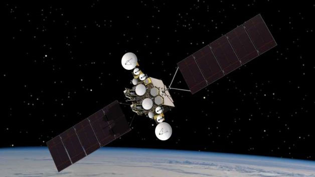 Mỹ cứu thành công vệ tinh 1,7 tỉ USD