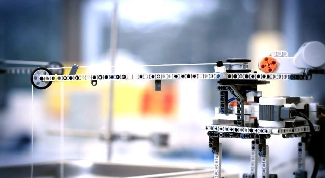 Chế tạo robot dùng trong phòng thí nghiệm bằng Lego