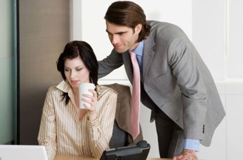 Phụ nữ công sở mẫn cán hơn đàn ông