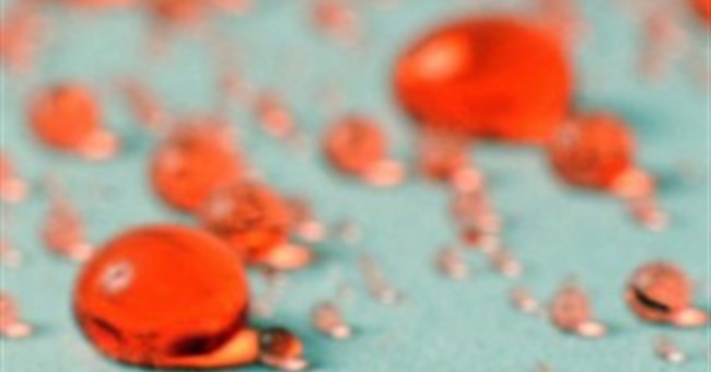 Ultra-Ever Dry: Công nghệ nano chống thấm mọi loại chất lỏng