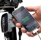 Sạc pin hàng độc của iPhone là... chiếc xe đạp