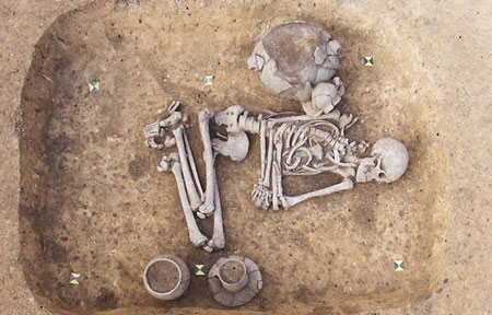 Phát hiện hài cốt người thượng cổ đồng tính 5.000 năm tuổi
