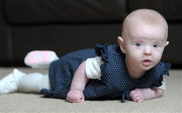 Bé gái "không có máu" sống sót kỳ diệu