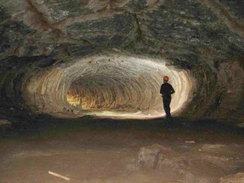 Hang động dung nham dài nhất Đông Nam Á ở Việt Nam
