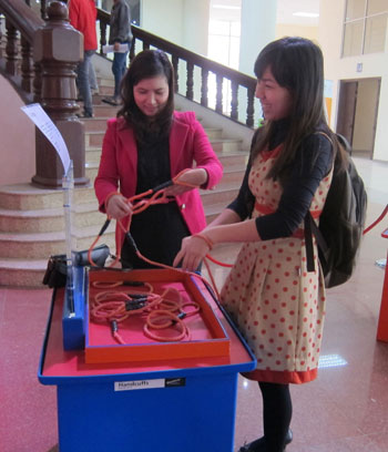 Học sinh Hà Nội hào hứng giải đố vui khoa học