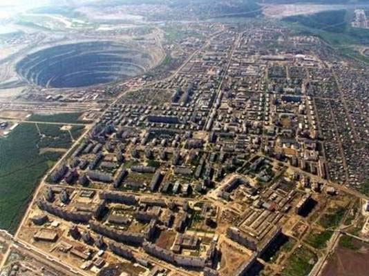 Khám phá mỏ kim cương khổng lồ lớn thứ 2 thế giới