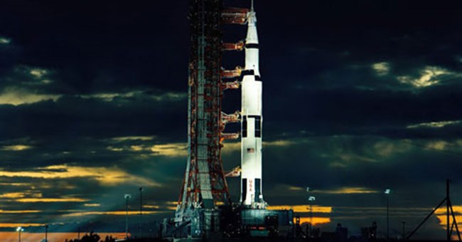 Người Mỹ có lên Mặt trăng thật không?