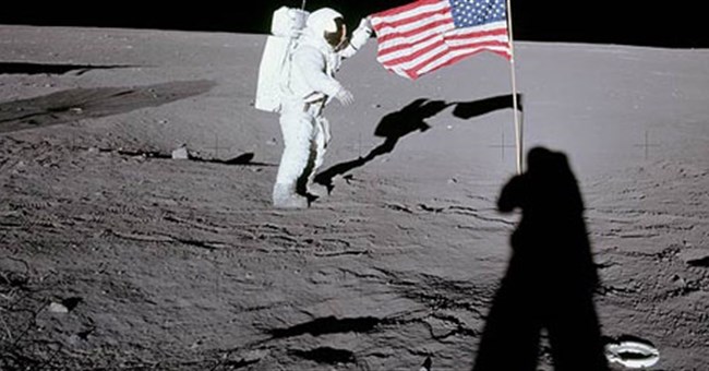 Thêm bằng chứng Mỹ chưa từng lên Mặt trăng