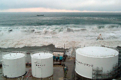Nhật công bố ảnh sóng thần nuốt trọn nhà máy điện hạt nhân