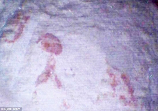 Hoạ tiết hình người do rô bốt chụp trong hầm mộ nằm trong kim tự tháp.