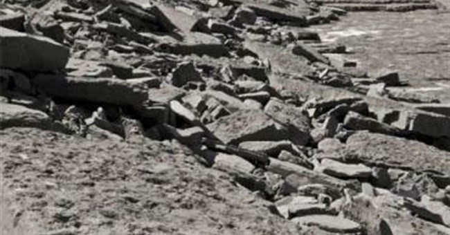 Tìm ra bí mật những tảng đá tự lăn tại Ireland