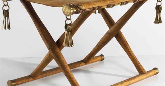 Ghế các Pharaoh ngồi bị đánh cắp bản quyền