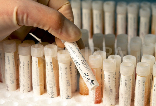 Australia thử nghiệm máu đông lạnh tại bệnh viện