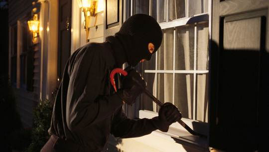 Nhiều chủ nhà sơ hở, vô tình tạo điều kiện cho  trộm "viếng thăm".