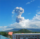 Núi lửa phun trào tại Philippines, 5 người chết