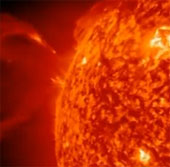 Video: Mặt trời giải phóng vật chất