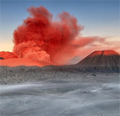 Chiêm ngưỡng cảnh núi lửa hùng vĩ ở Indonesia