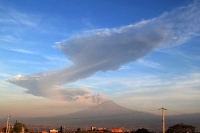 Núi lửa cao nhất Mexico “thức giấc”