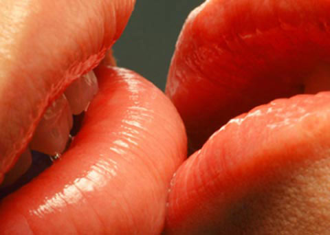Nụ hôn dưới góc nhìn khoa học 