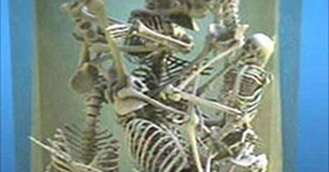 Khai quật 17 bộ xương trẻ em Do thái