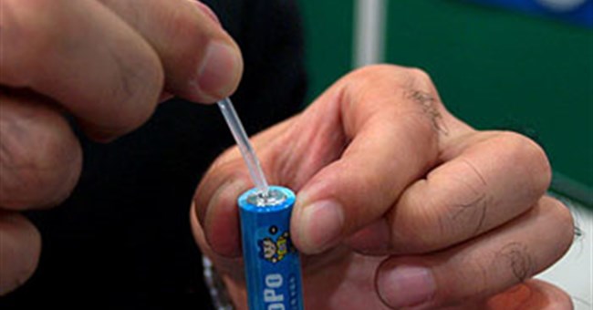 Nhật Bản sắp ra mắt pin chạy bằng nước tiểu