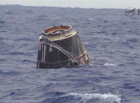Tàu vũ trụ tư nhân hạ cánh xuống biển, hoàn thành sứ mệnh lịch sử