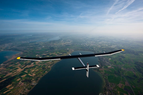 Máy bay năng lượng mặt trời tiếp tục xuyên lục địa