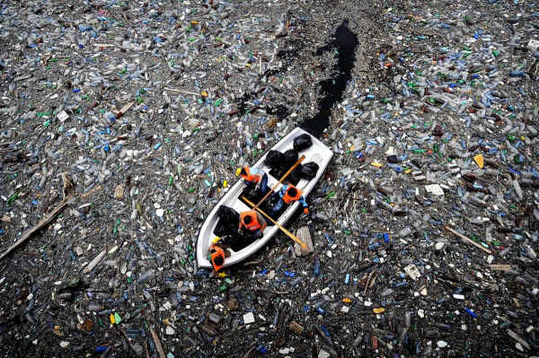 Báo động rác thải nhựa ở Thái Bình Dương