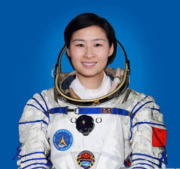 Trung Quốc tiết lộ về nữ phi hành gia đầu tiên