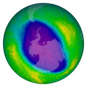 Lỗ thủng tầng ozone ở Nam Cực đang thu hẹp lại