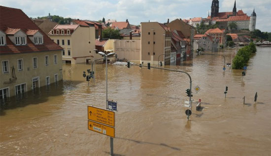 Hàng nghìn dân Đức, Hungary sơ tán vì lũ cao kỷ lục