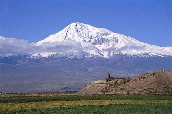Bức ảnh được cho là con thuyền Noah được chụp trên đỉnh núi Avarad.