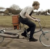 Video: Xe đạp phản lực chạy nhanh bằng ô tô